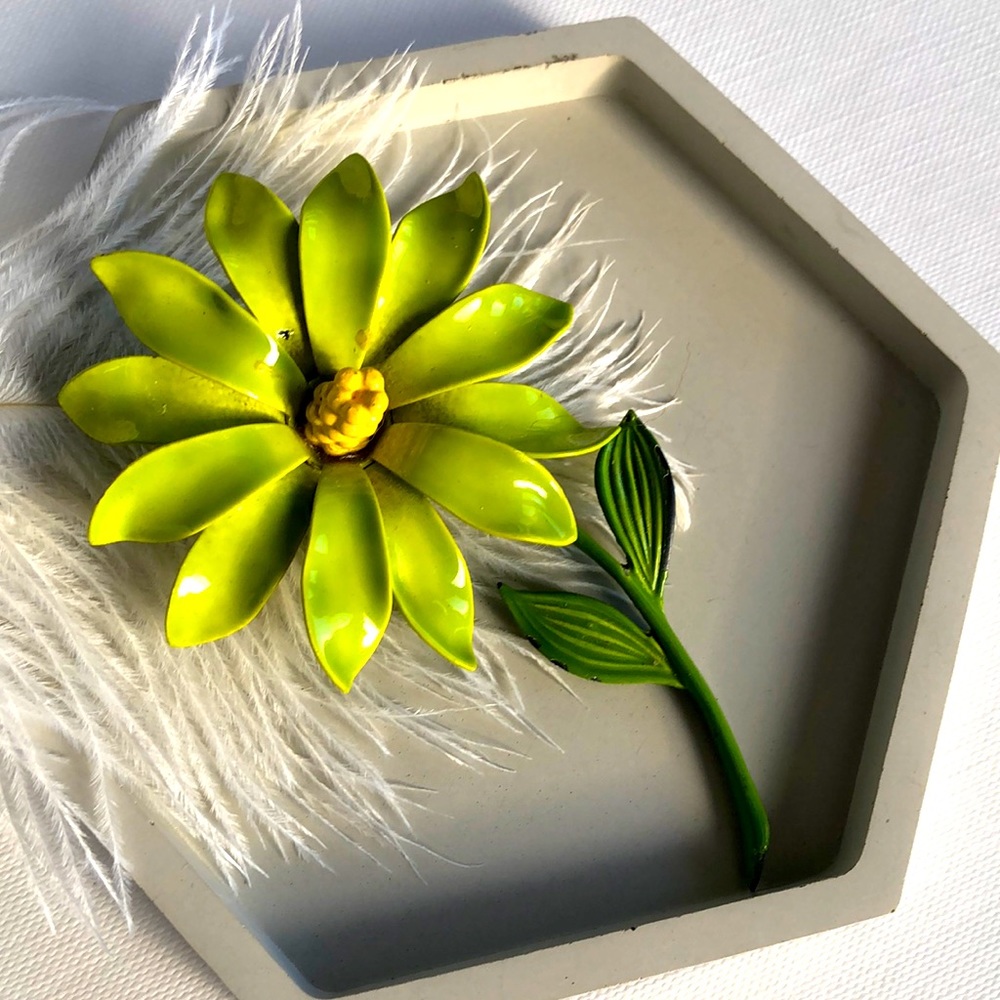 VNTG JJ Large Green Yellow Enamel Flower Brooch - Picture 1 of 4